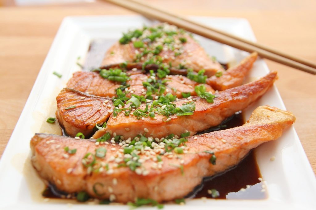 Scegli piatti a base di salmone
